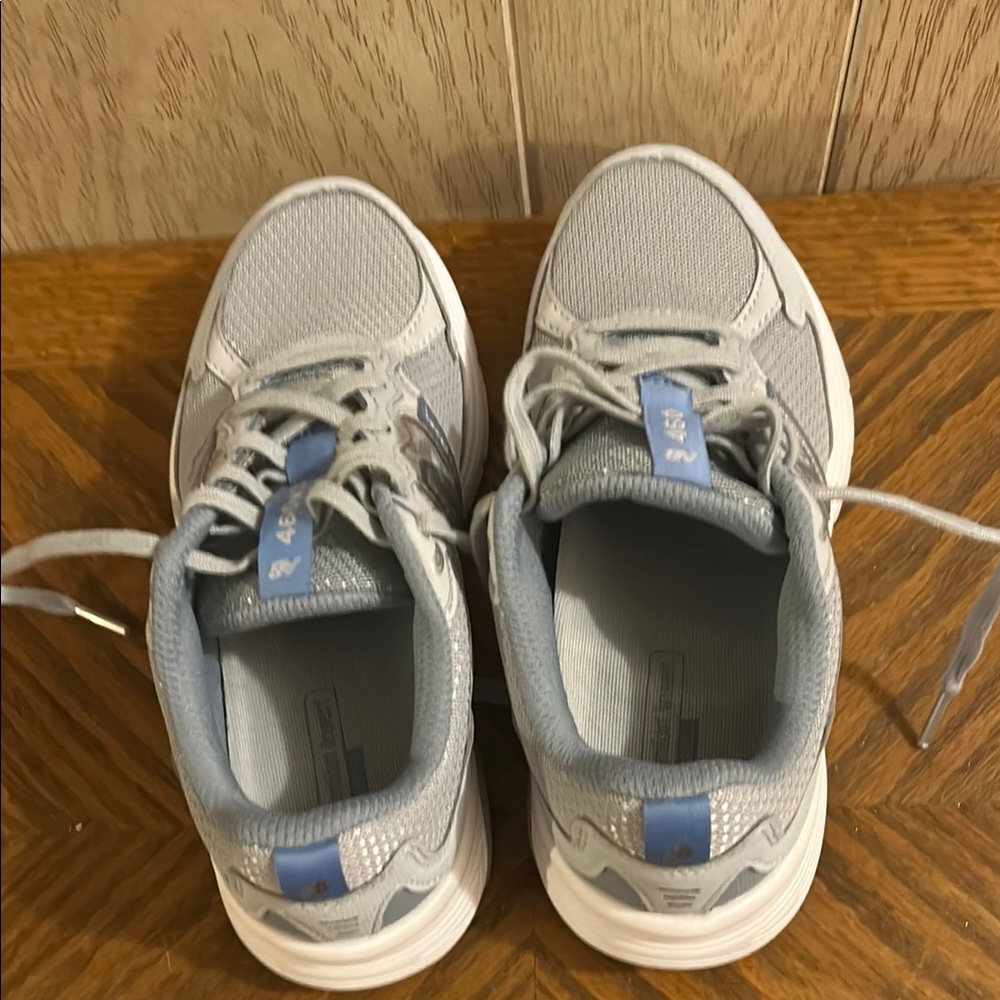 New Balance Sneakers in Gray and Light Blue